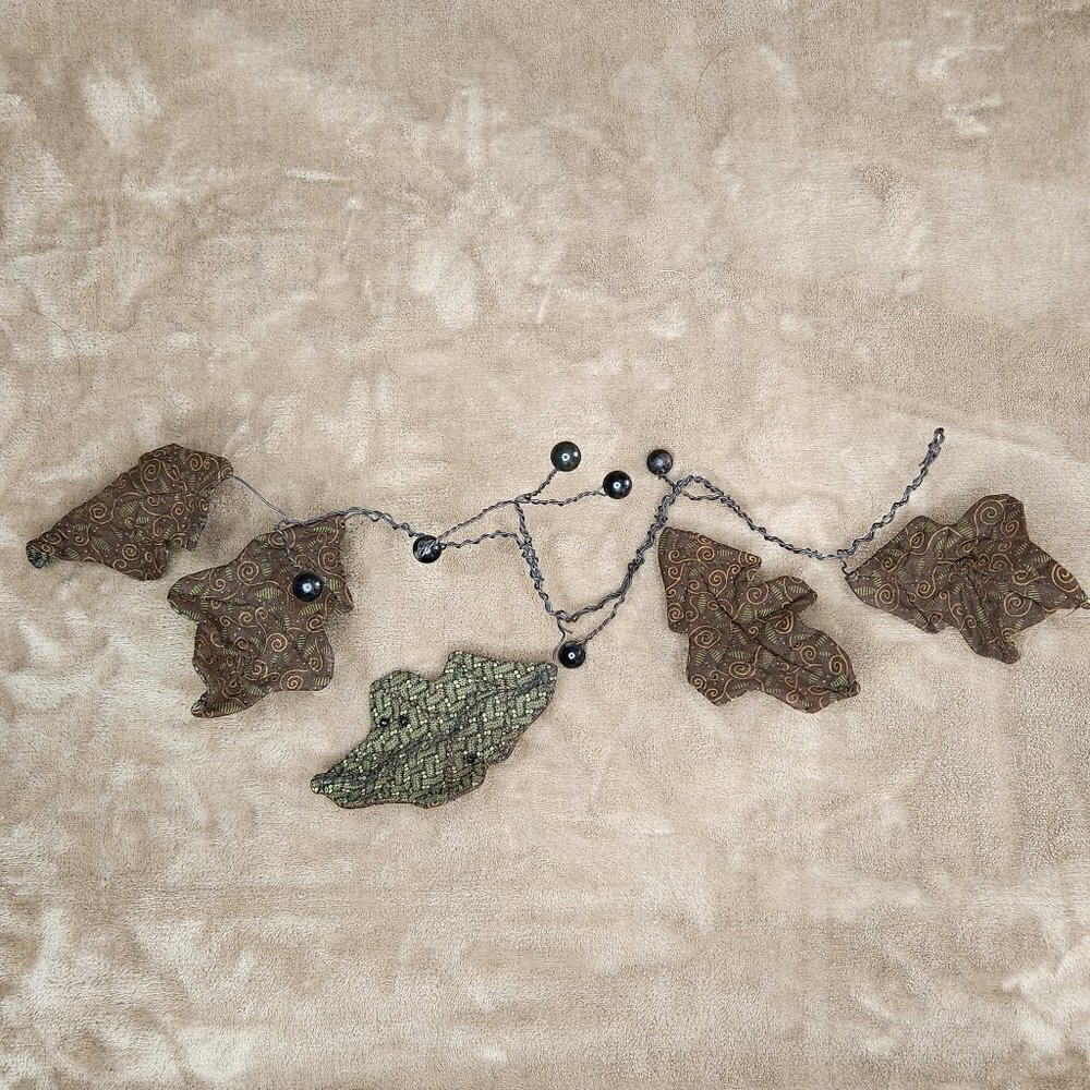 Vintage Folk Art Leaves & Branch